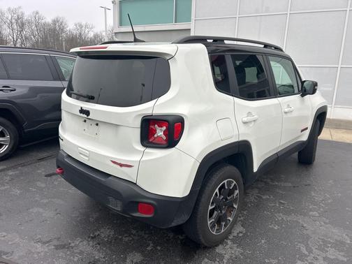 2023 Jeep Renegade Trailhawk