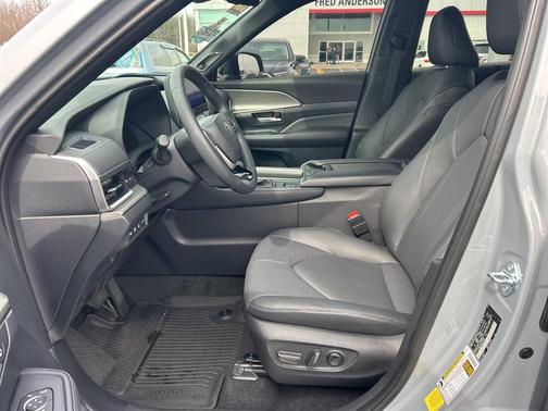 2026 Toyota Highlander Hybrid Base