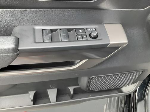 2025 Toyota Sequoia SR5