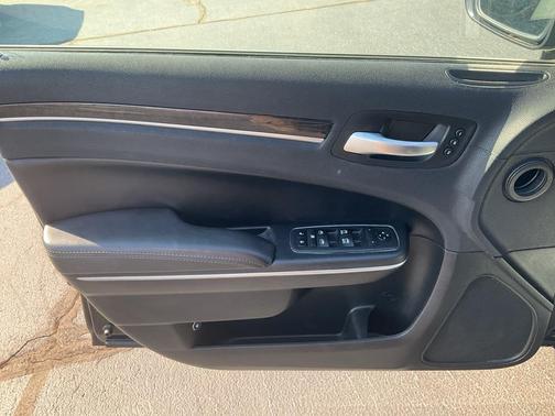 2018 Chrysler 300 Limited