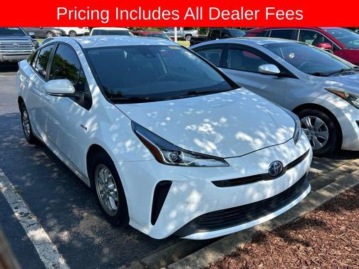 White 2022 Toyota Prius LE