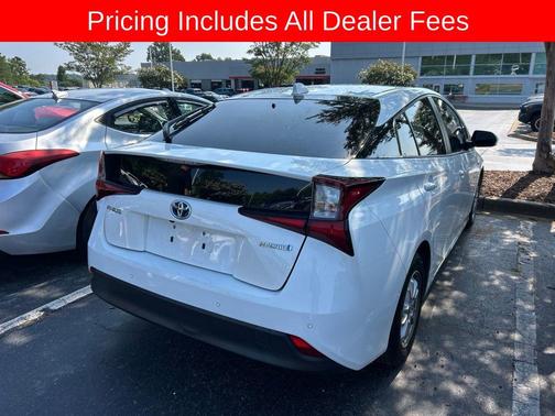 White 2022 Toyota Prius LE
