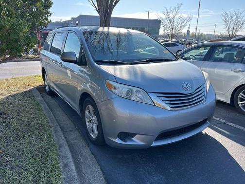 2015 Toyota Sienna LE