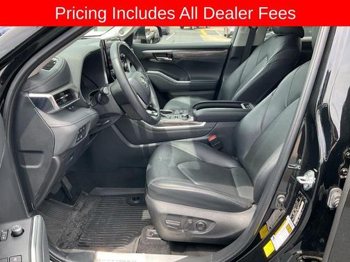 Midnight Black Metallic 2024 Toyota Highlander Limited