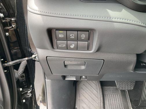 Midnight Black Metallic 2024 Toyota Highlander Limited