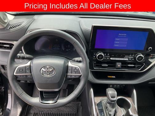 Midnight Black Metallic 2024 Toyota Highlander Limited