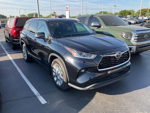 Midnight Black Metallic 2024 Toyota Highlander Limited