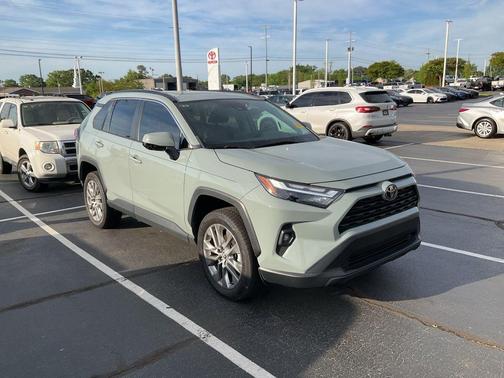 2023 Toyota RAV4 XLE Premium
