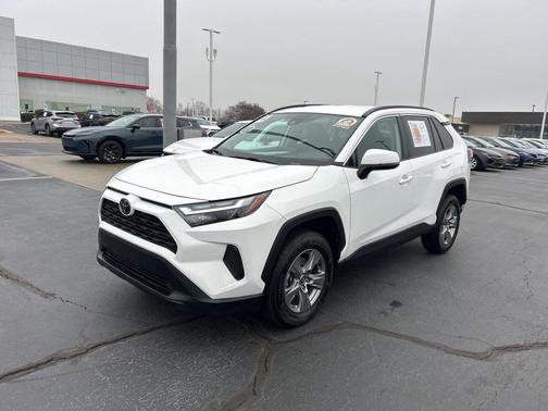 2024 Toyota RAV4 XLE