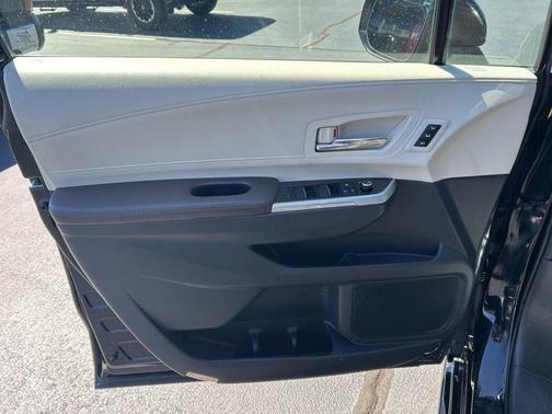 2021 Toyota Sienna Platinum 7 Passenger