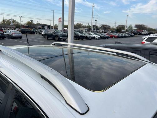 Bright White Clearcoat 2021 Jeep Cherokee Limited