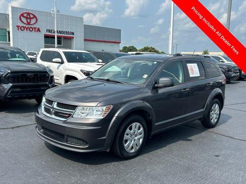 Granite Pearlcoat 2017 Dodge Journey SE