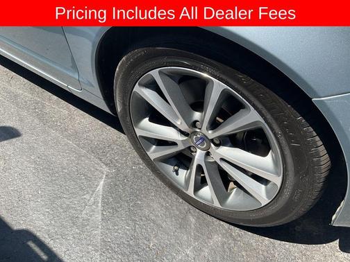 Celestial Blue Pearl Metallic 2013 Volvo C70 T5
