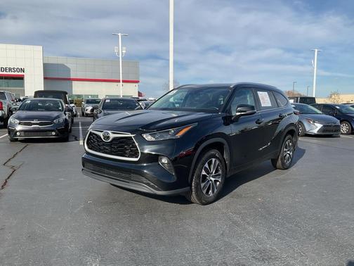2023 Toyota Highlander XLE