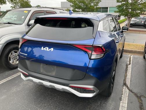 Sapphire Blue 2024 Kia Sportage EX