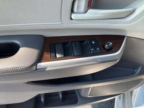 2022 Toyota Sienna LE