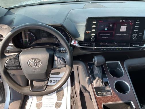 2022 Toyota Sienna LE