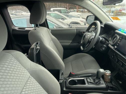 2022 Toyota Tacoma SR