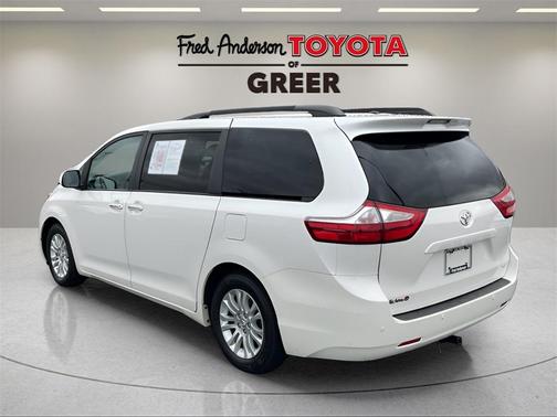 2017 Toyota Sienna XLE