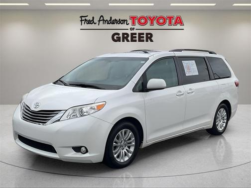2017 Toyota Sienna XLE