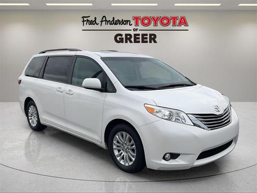 2017 Toyota Sienna XLE