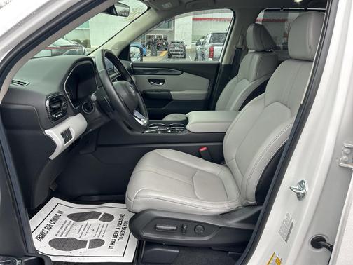 2025 Honda Pilot Touring 8-Passenger