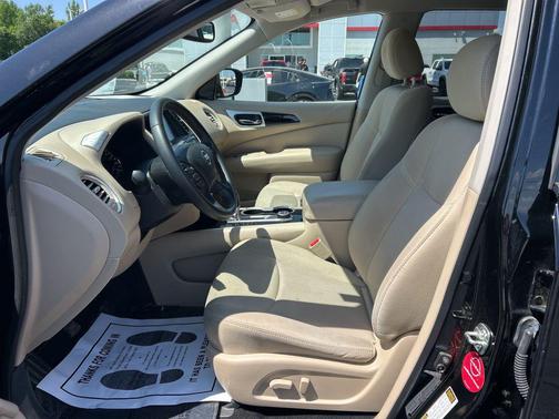 Magnetic Black Pearl 2020 Nissan Pathfinder SV 4WD