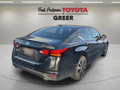 2022 Nissan Altima SR FWD