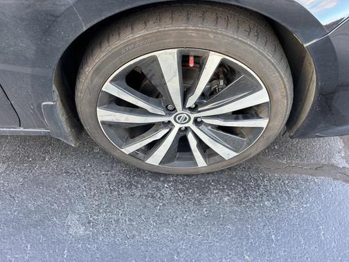 2022 Nissan Altima SR FWD