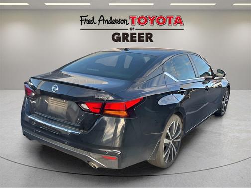 2022 Nissan Altima SR FWD