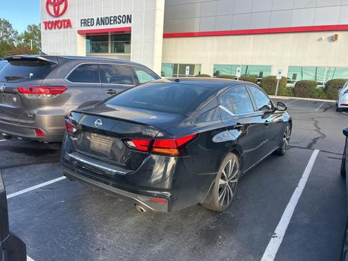 2022 Nissan Altima SR FWD