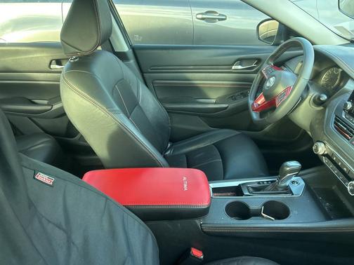 2022 Nissan Altima SR FWD