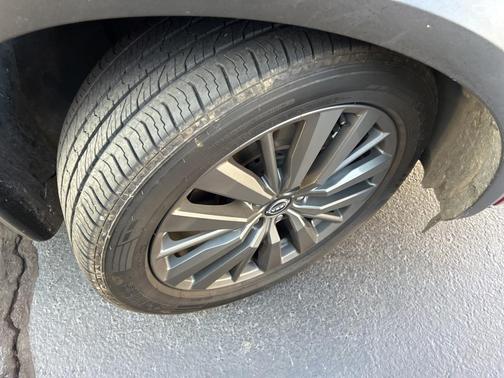 2022 Nissan Pathfinder SL 2WD