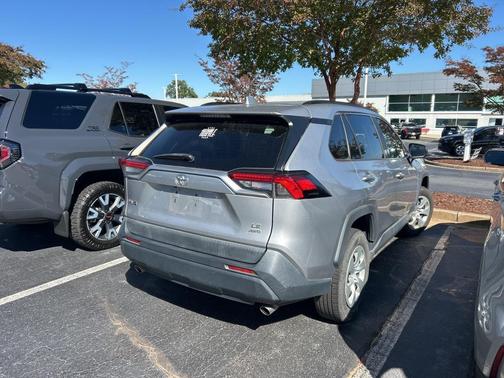 2020 Toyota RAV4 LE