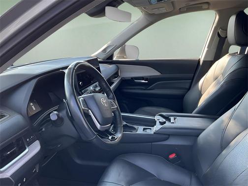 2024 Toyota Grand Highlander Platinum