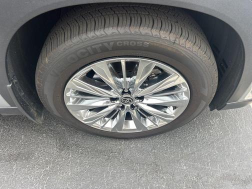 2024 Toyota Grand Highlander Platinum