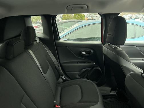 2023 Jeep Renegade Trailhawk