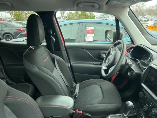 2023 Jeep Renegade Trailhawk