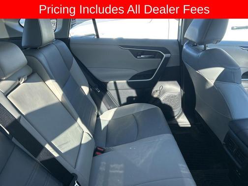 Blizzard Pearl 2021 Toyota RAV4 XLE Premium