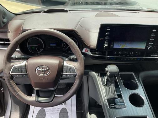 2024 Toyota Sienna Platinum 7 Passenger