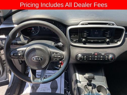 Sparkling Silver 2017 Kia Sorento LX