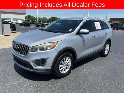 Sparkling Silver 2017 Kia Sorento LX