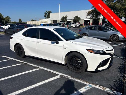 Ice Cap 2024 Toyota Camry SE