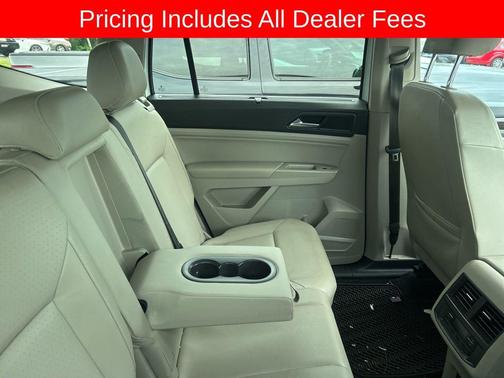 Pure White 2021 Volkswagen Atlas 2.0T SE