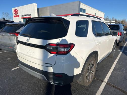 2024 Honda Pilot Touring 8-Passenger