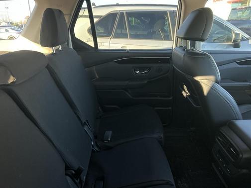 2024 Honda Pilot Touring 8-Passenger