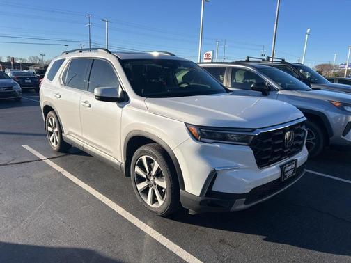 2024 Honda Pilot Touring 8-Passenger