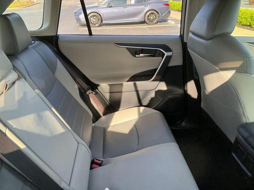 Magnetic Gray Metallic 2019 Toyota RAV4 Limited