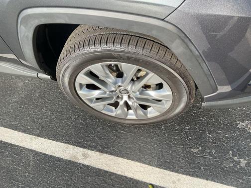 Magnetic Gray Metallic 2019 Toyota RAV4 Limited