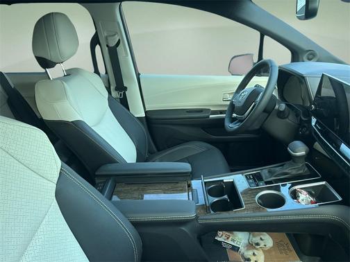 2025 Toyota Sienna Limited 7-Passenger